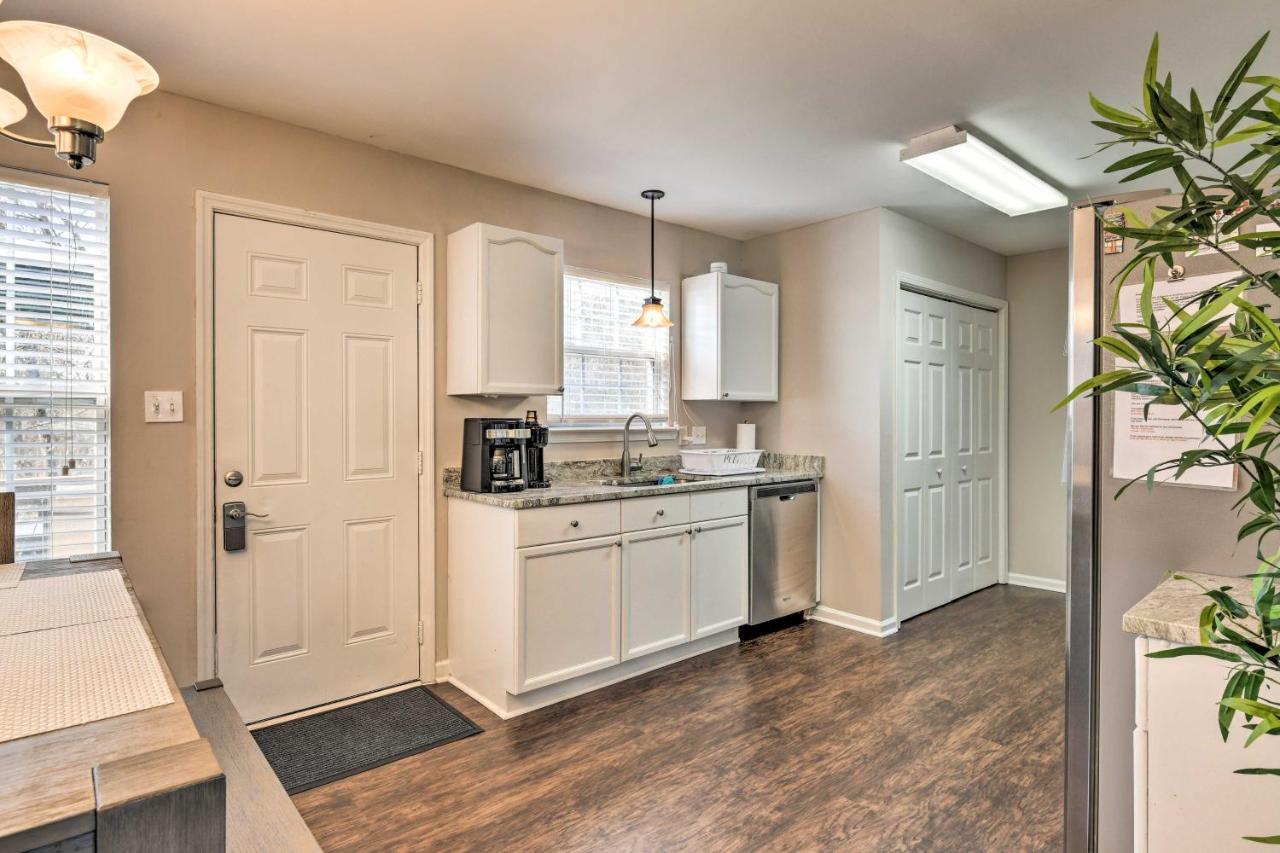Cozy Urban Retreat With Grill, Near Uncc Villa Шарлът Екстериор снимка